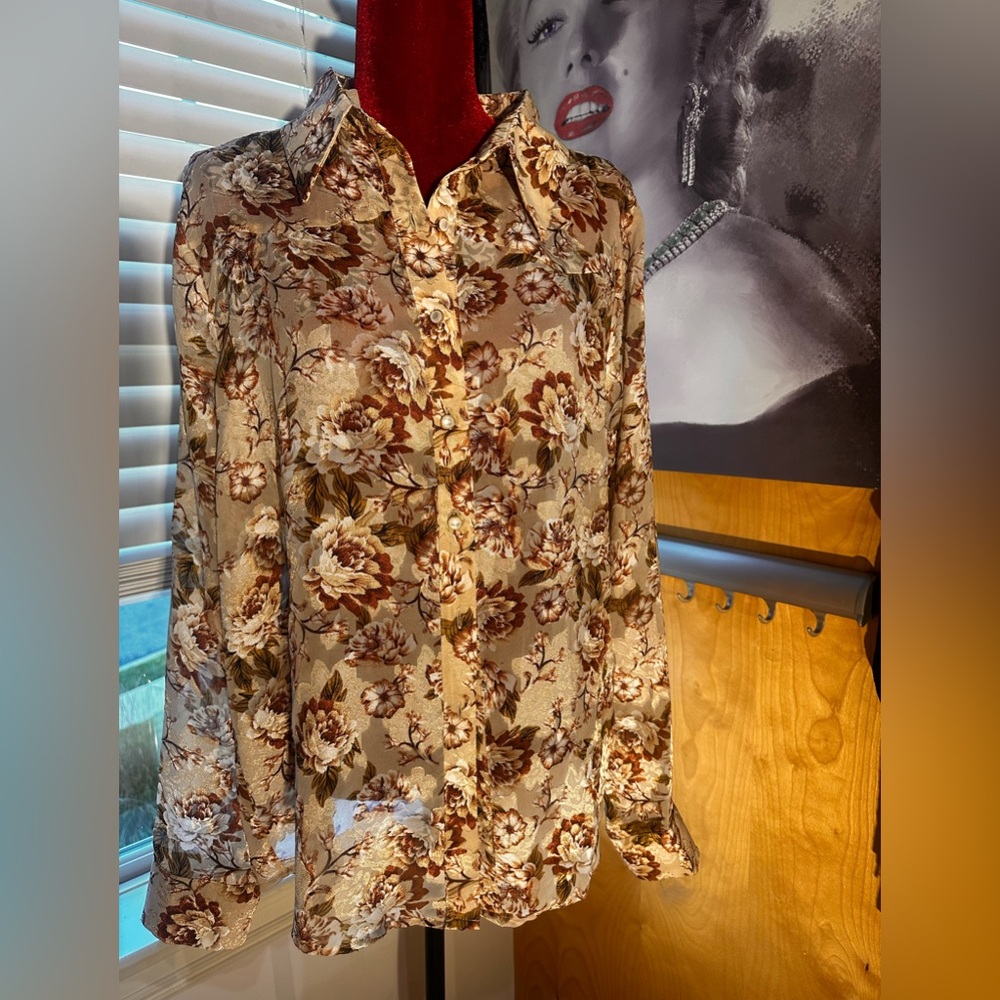 NWT Women’s Sterling and Stitch Blouse from Buckle
Size XL